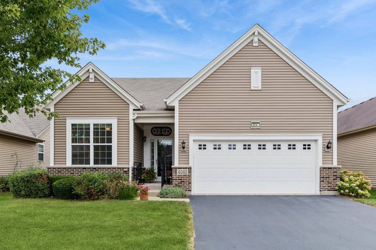 4040 Chesapeake LN, Naperville, IL 60564