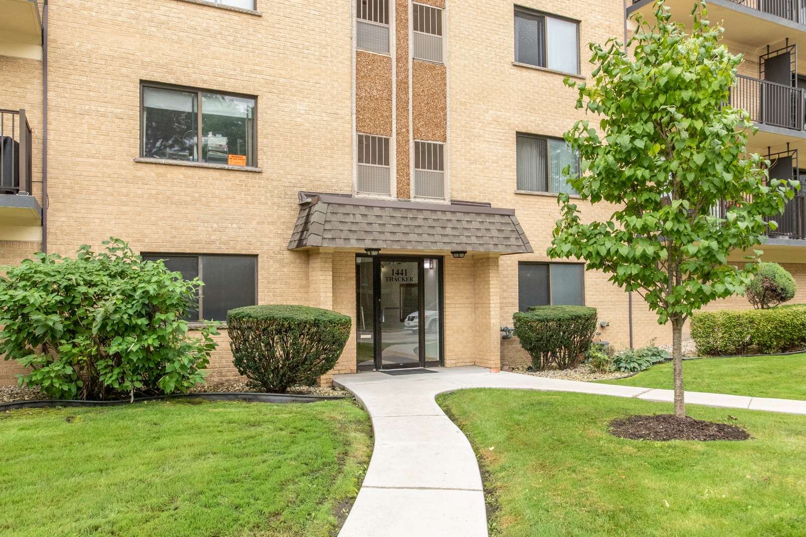1441 E Thacker ST #304, Des Plaines, IL 60016