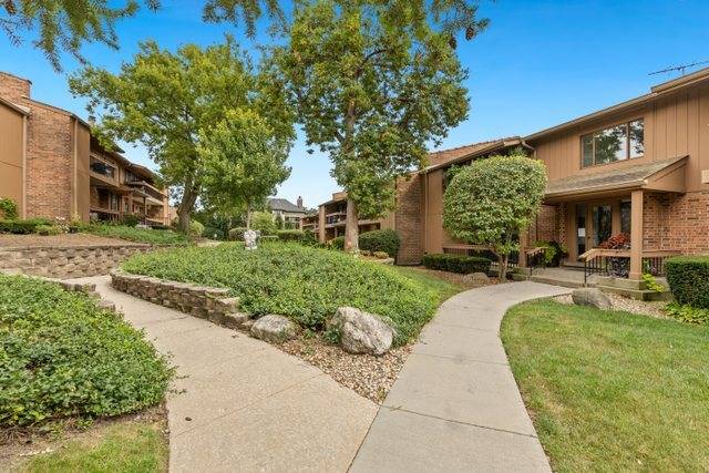 8090 Garfield AVE #3-1, Burr Ridge, IL 60527