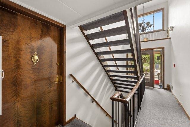 8090 Garfield AVE #3-1, Burr Ridge, IL 60527