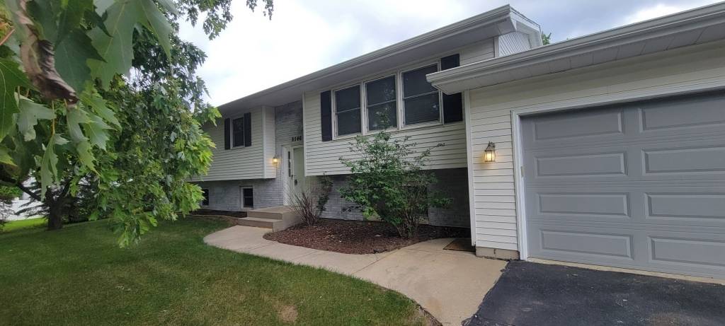 8546 Sunset DR, Byron, IL 61010