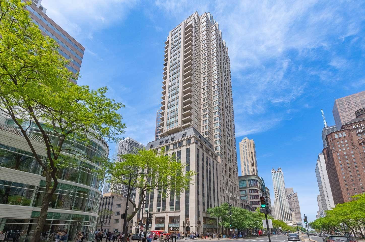 118 E Erie ST #18D, Chicago, IL 60611