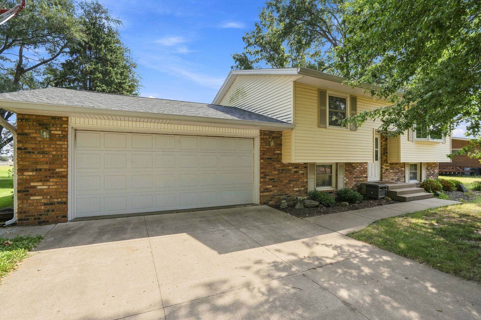 1311 14th ST, Orion, IL 61273
