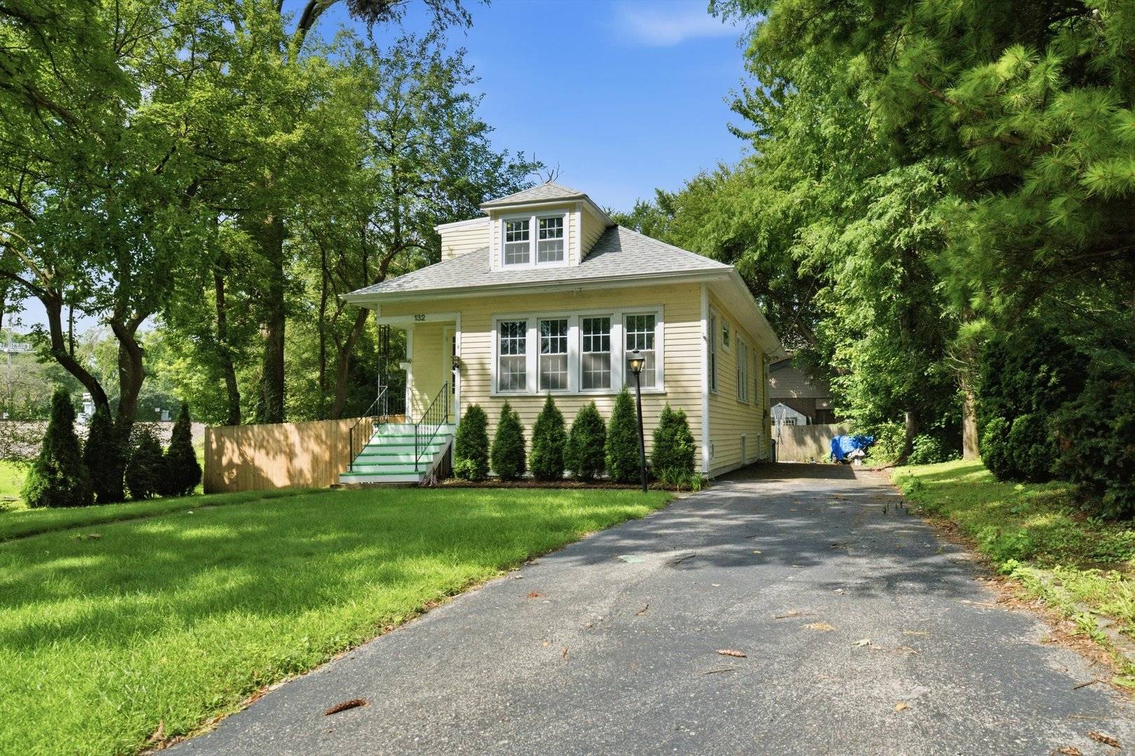 132 S Adams ST, Hinsdale, IL 60521