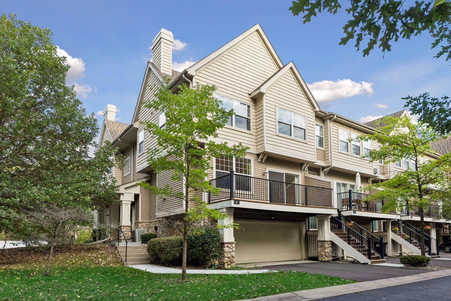 4765 Victor PATH #9, Hugo, MN 55038