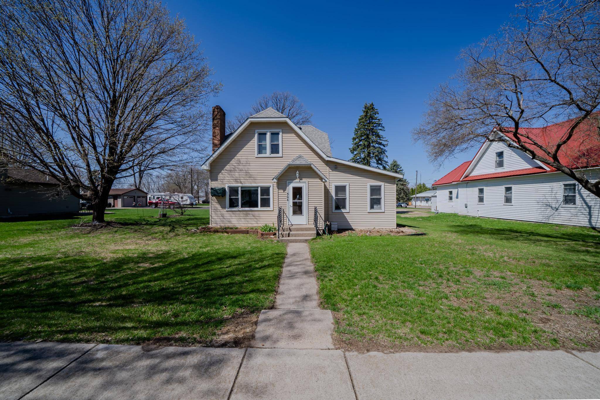 504 Degraff AVE, Swanville, MN 56382