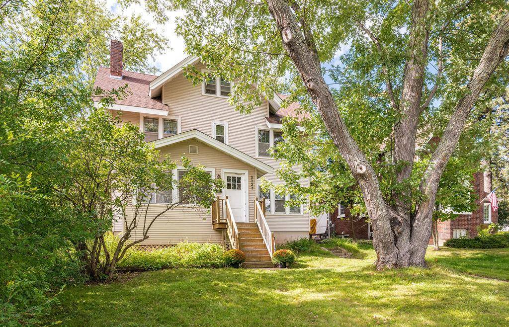 2327 E 4th ST, Duluth, MN 55812