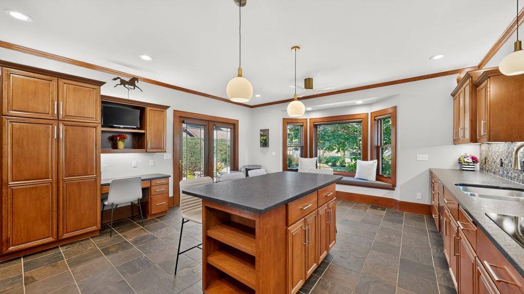 404 1st ST NE, Grand Meadow, MN 55936