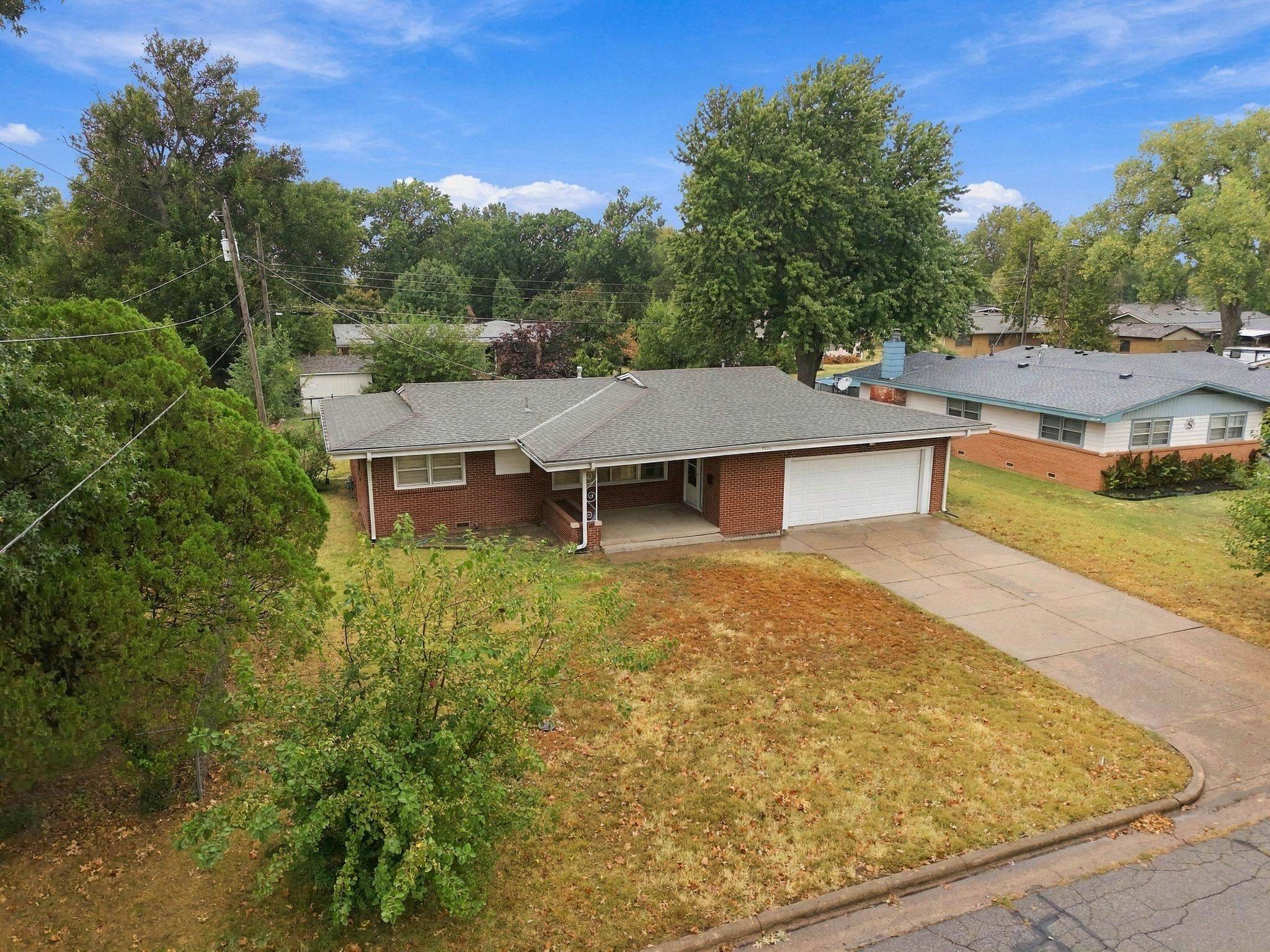 7826 W Quail Ln, Wichita, KS 67212