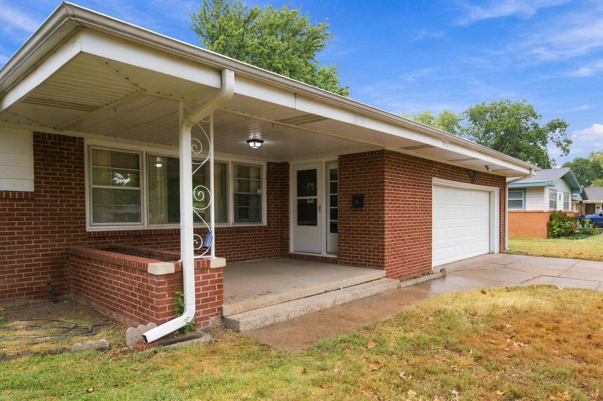 7826 W Quail Ln, Wichita, KS 67212