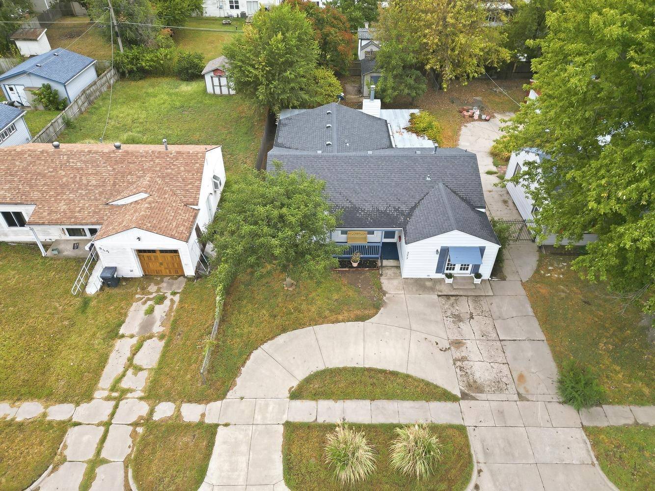 323 W 34th ST S, Wichita, KS 67217