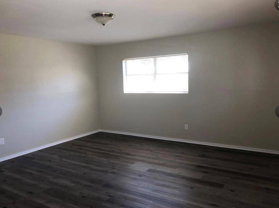 718 Hogan DR, Rockdale, TX 76567