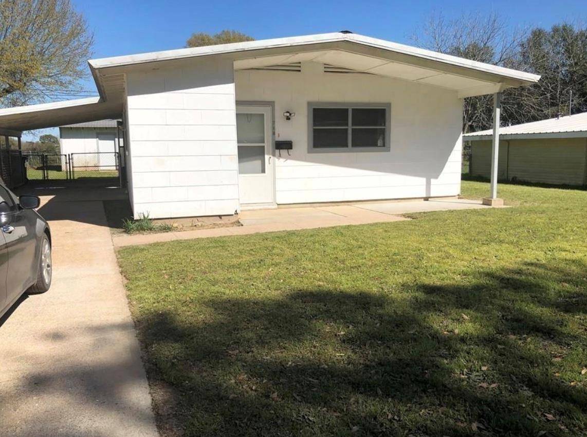 718 Hogan DR, Rockdale, TX 76567