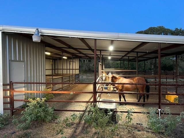 4629 Fm-2984, Luling, TX 78648