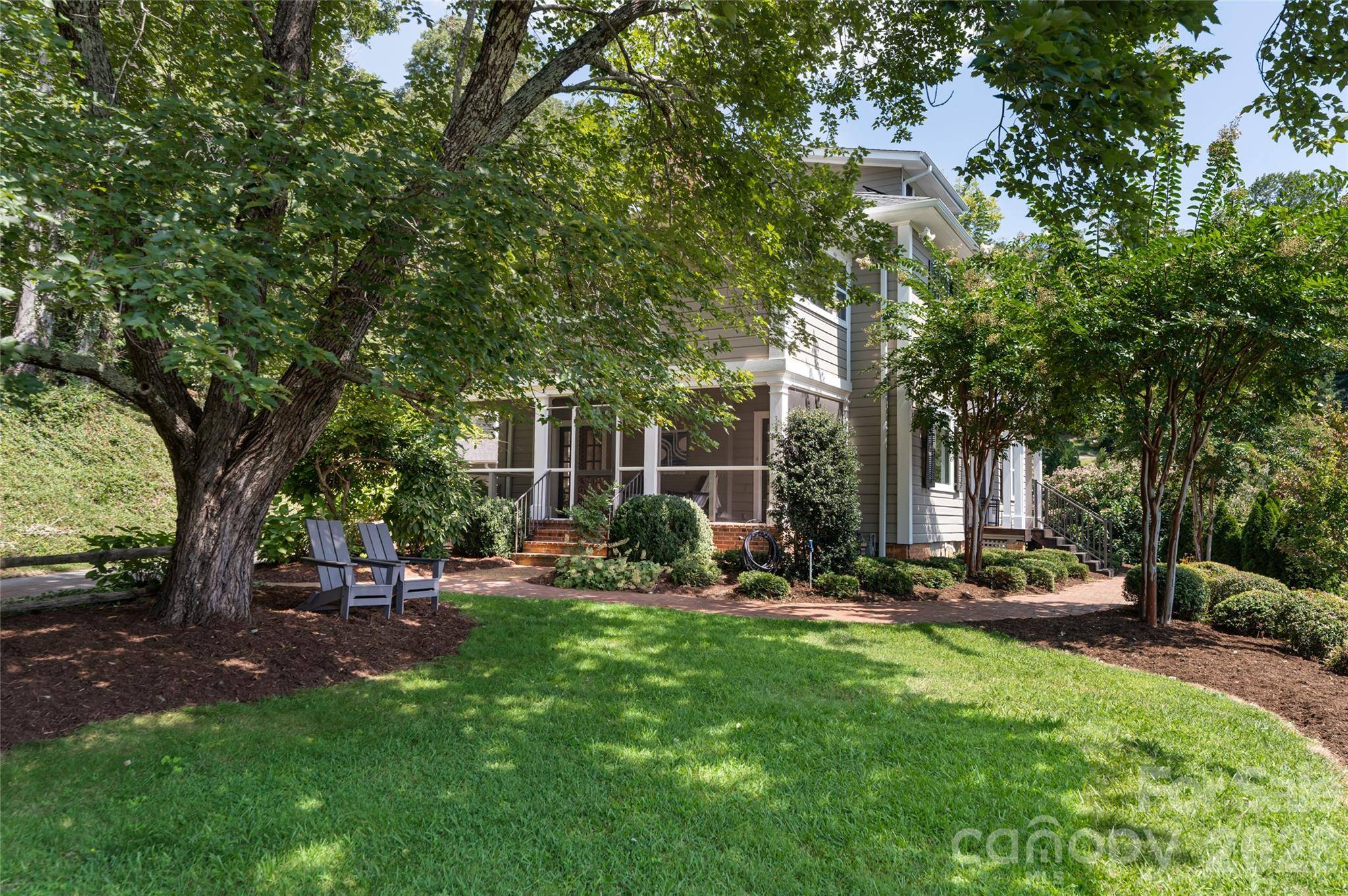 35 Elias PL, Asheville, NC 28804