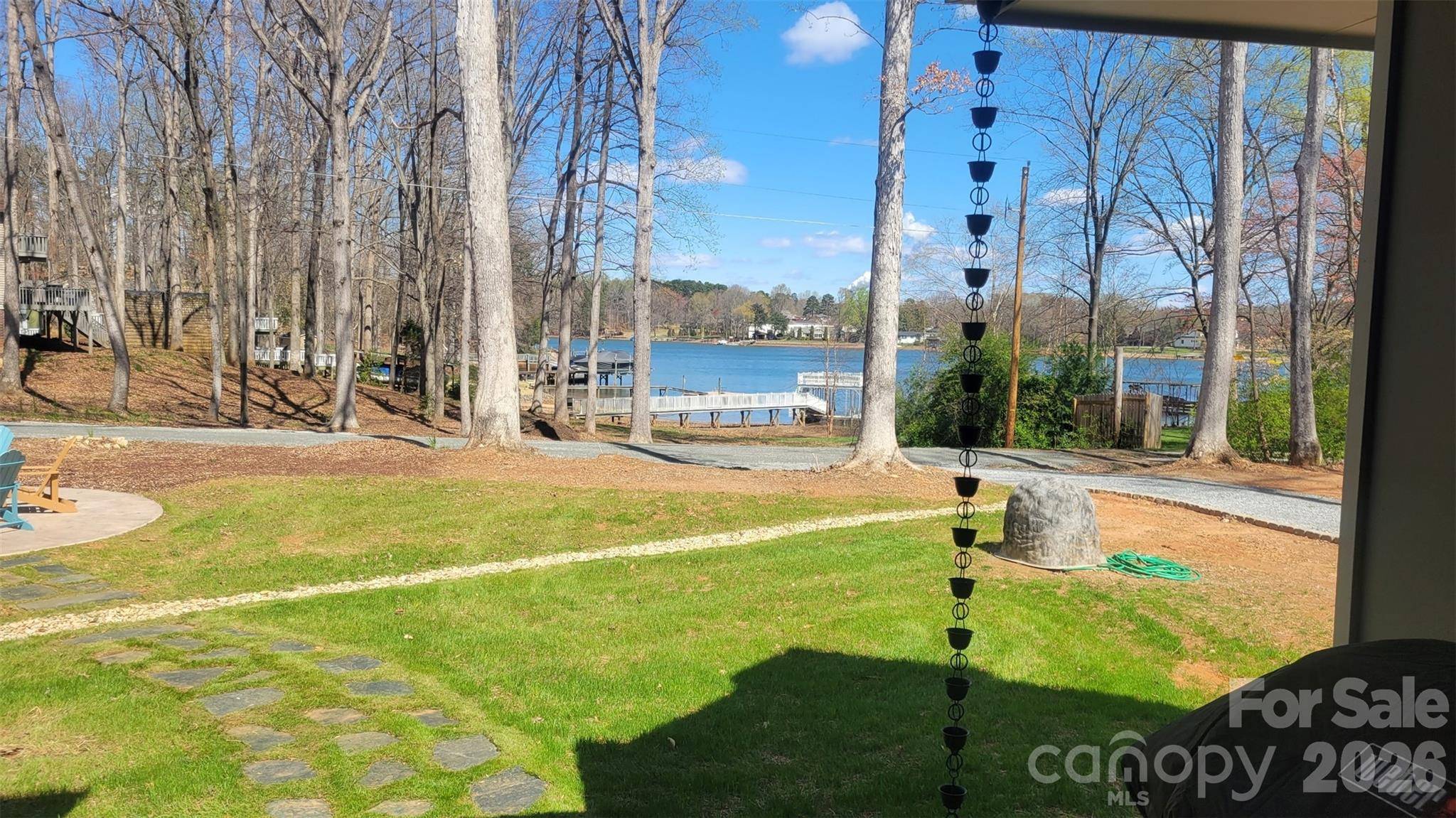 8320 Drena DR, Sherrills Ford, NC 28673