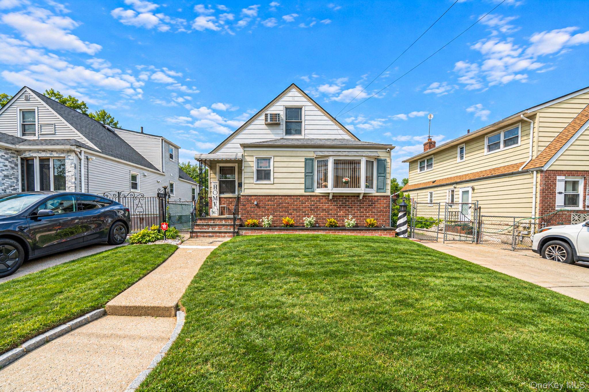 8118 260th ST, Floral Park, NY 11004
