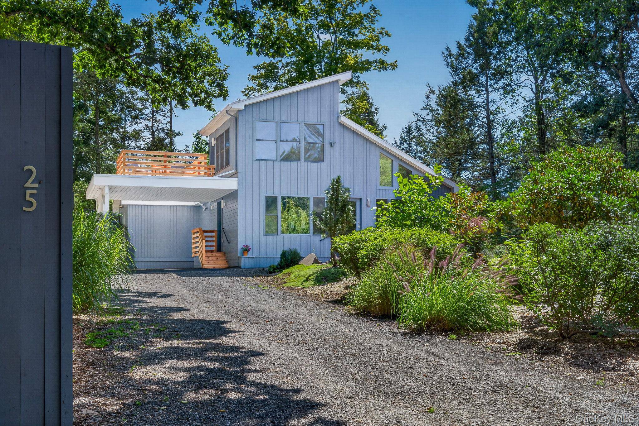25 Terra RD, Saugerties, NY 12477