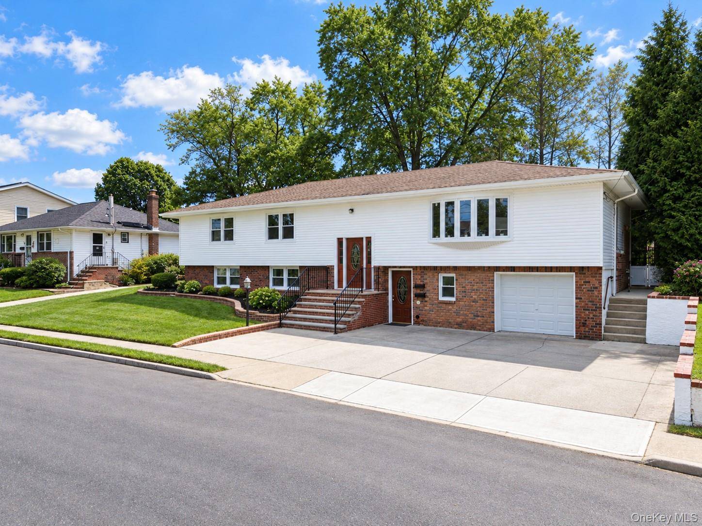 193 Frederick AVE, South Floral Park, NY 11001
