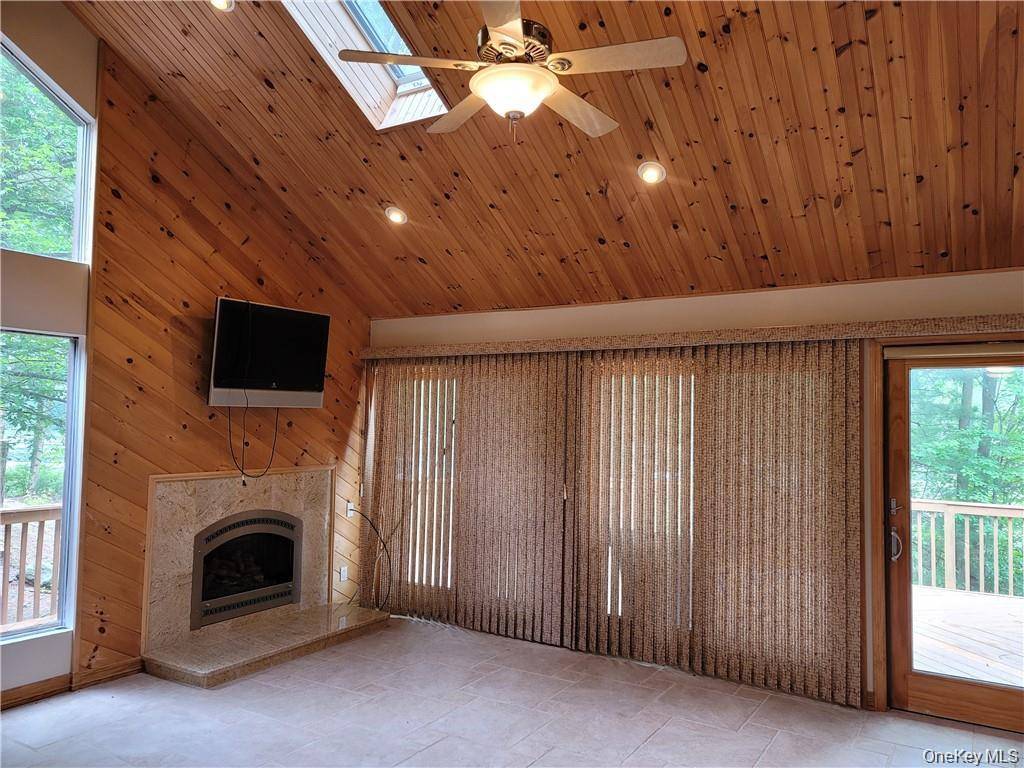 14 Lakeside DR, Monticello, NY 12701