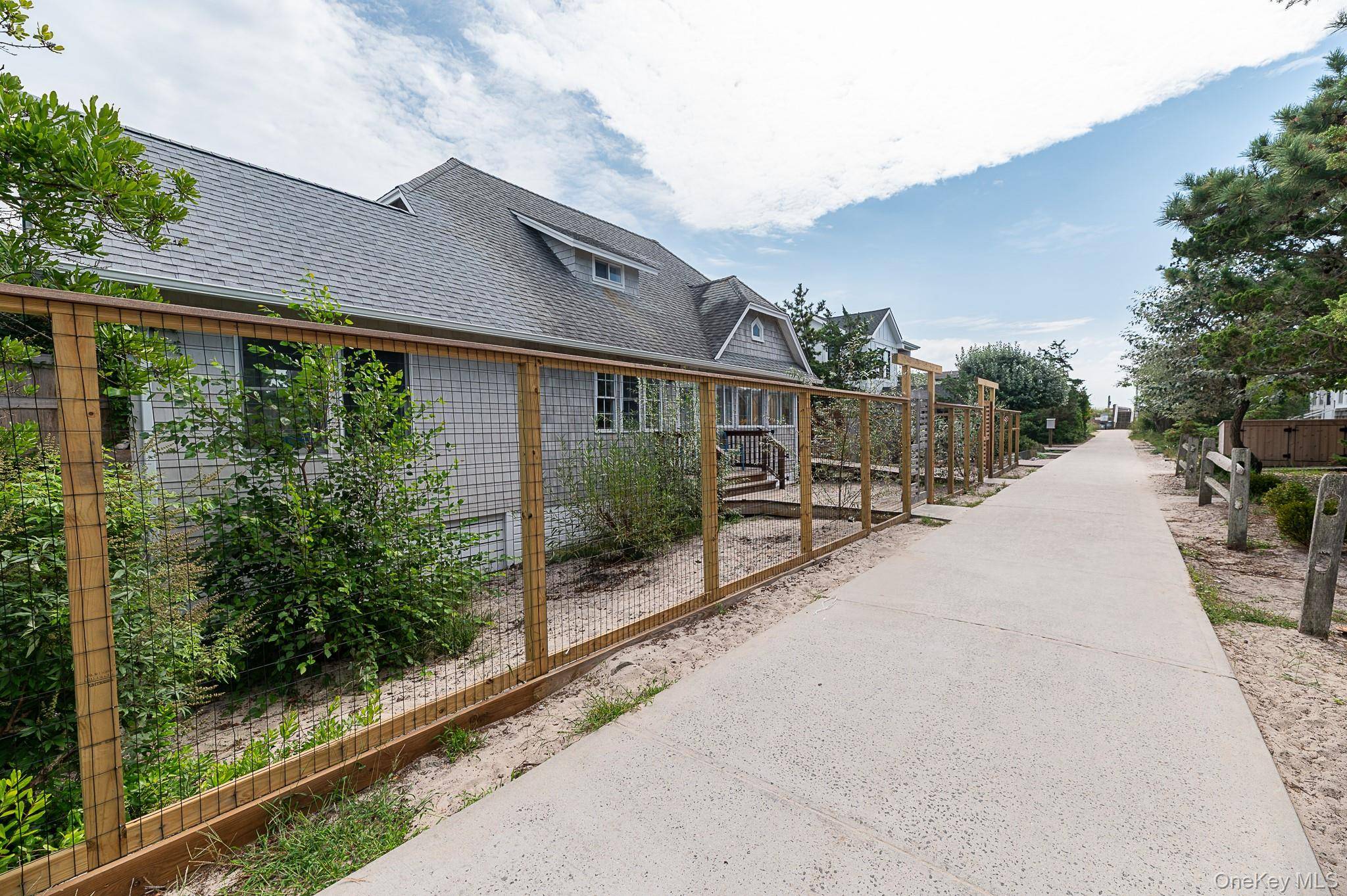 253 Cottage WALK, Ocean Beach, NY 11770