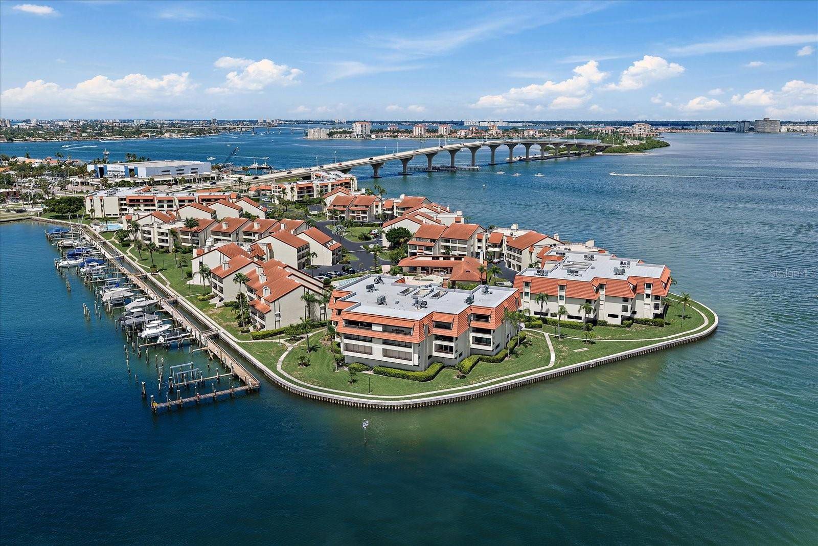 138 1ST ST E #201, Tierra Verde, FL 33715