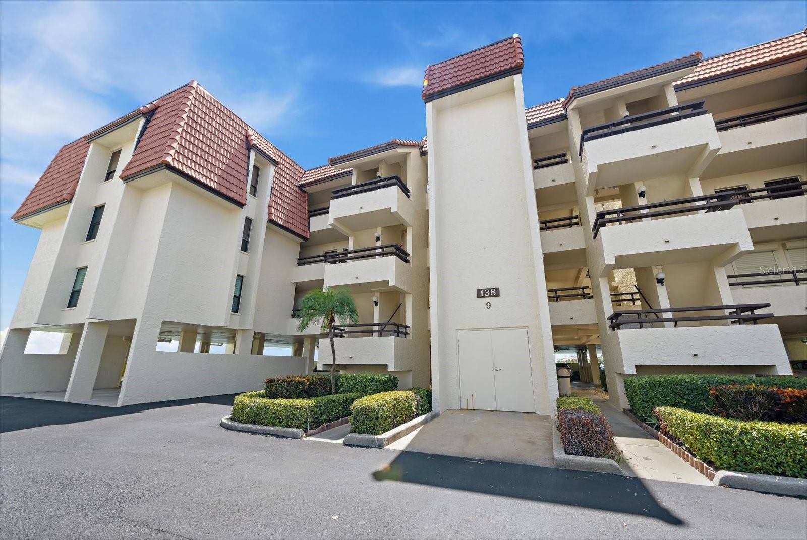 138 1ST ST E #201, Tierra Verde, FL 33715
