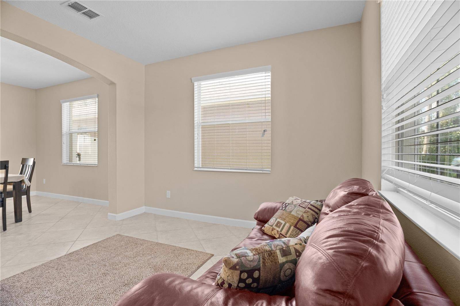 1586 THETFORD CIR, Orlando, FL 32824