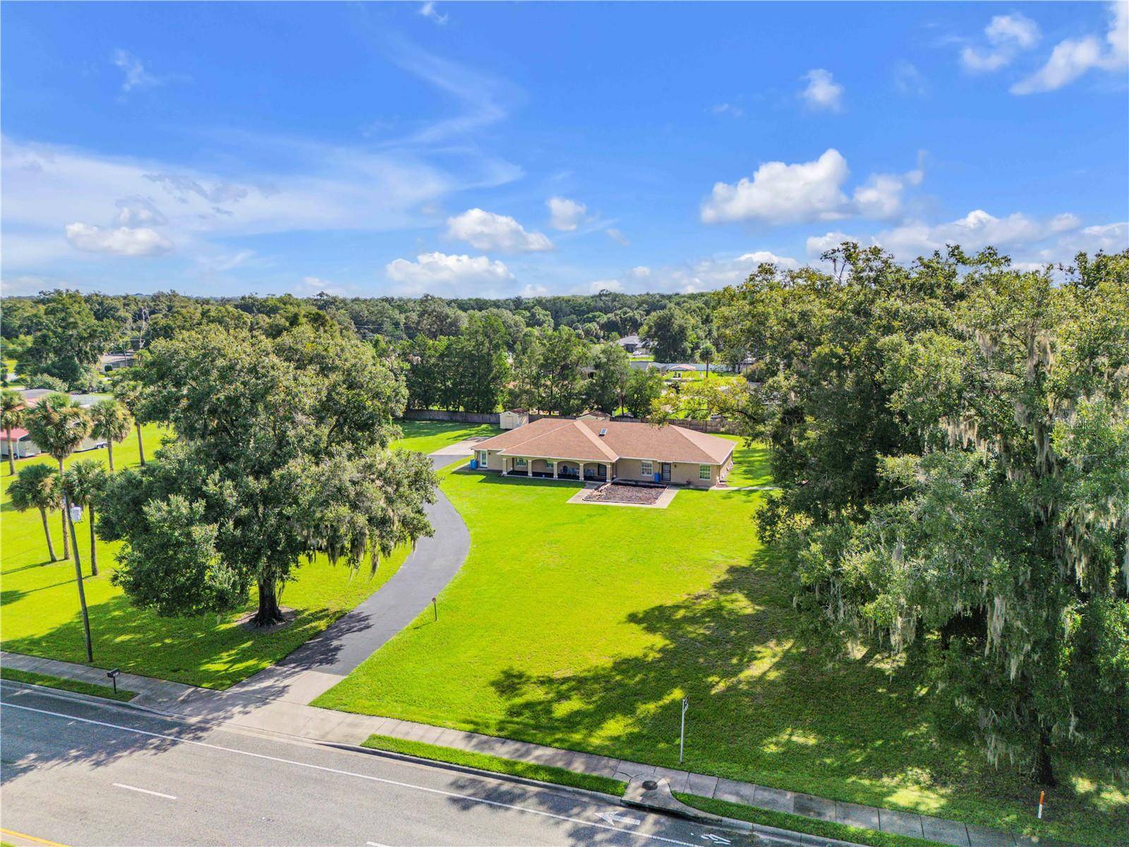 2011 N SPRING GARDEN AVE, Deland, FL 32720