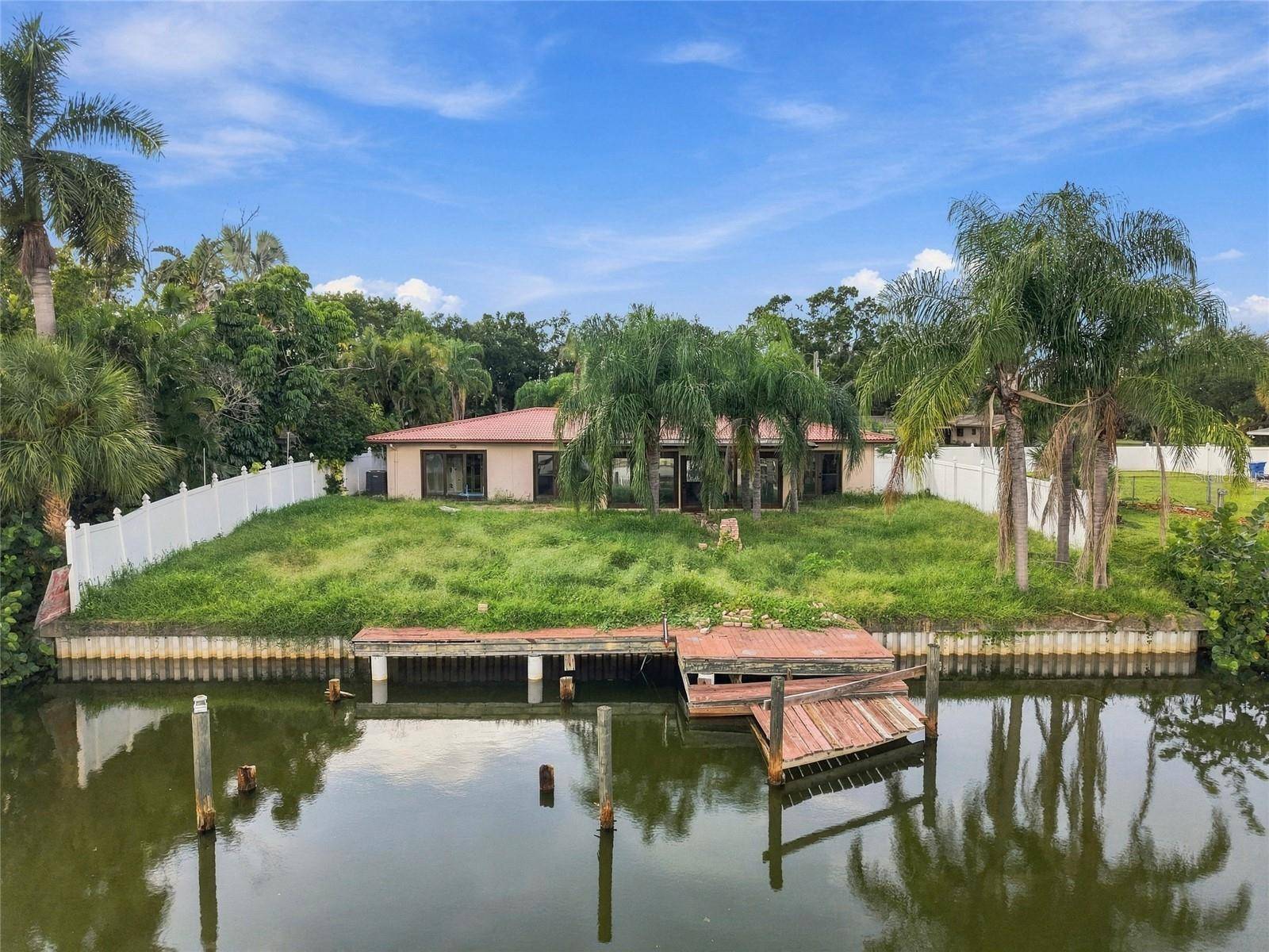 3945 E EDEN ROC CIR, Tampa, FL 33634