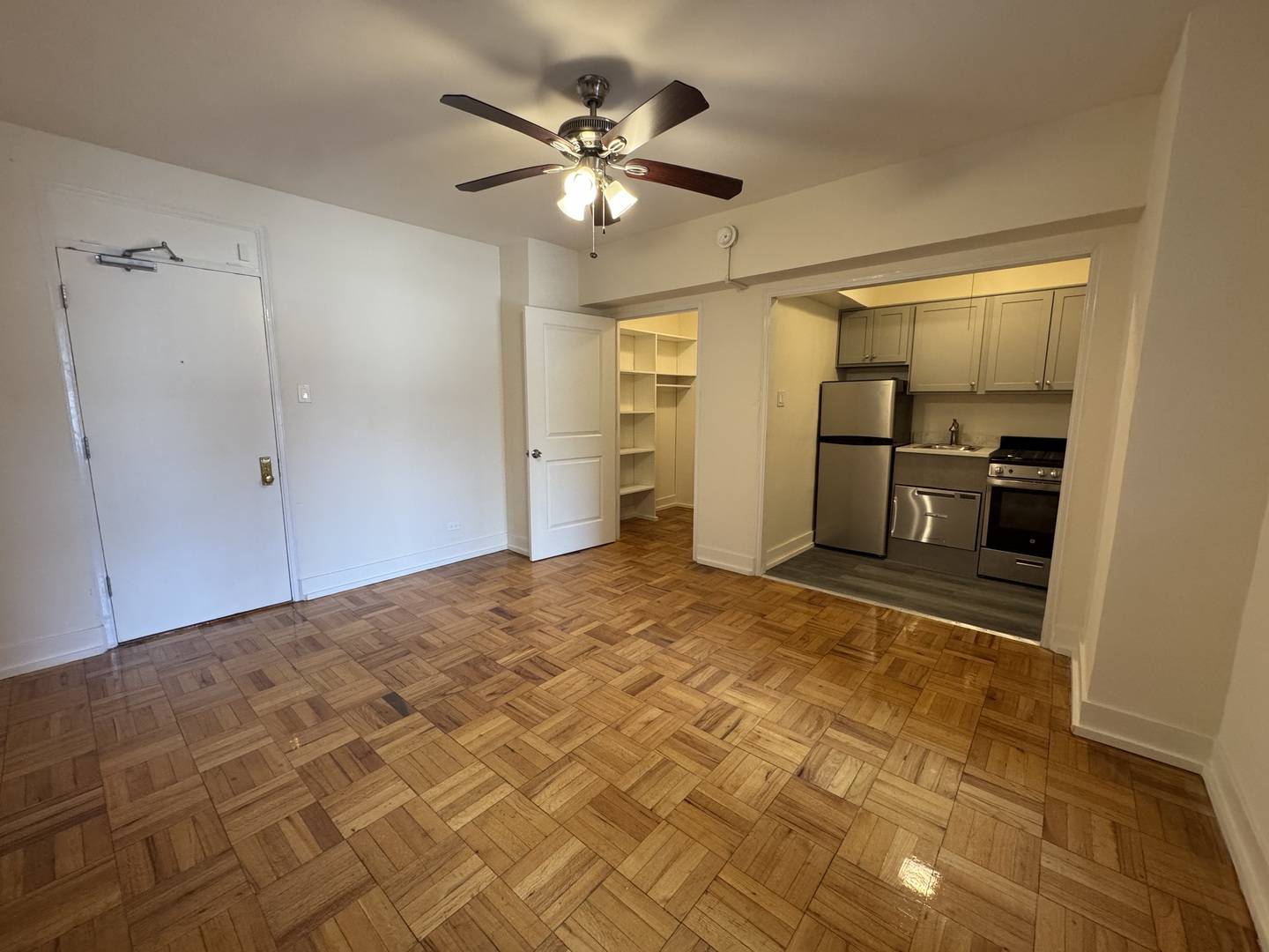 1100 N La Salle DR #401, Chicago, IL 60610