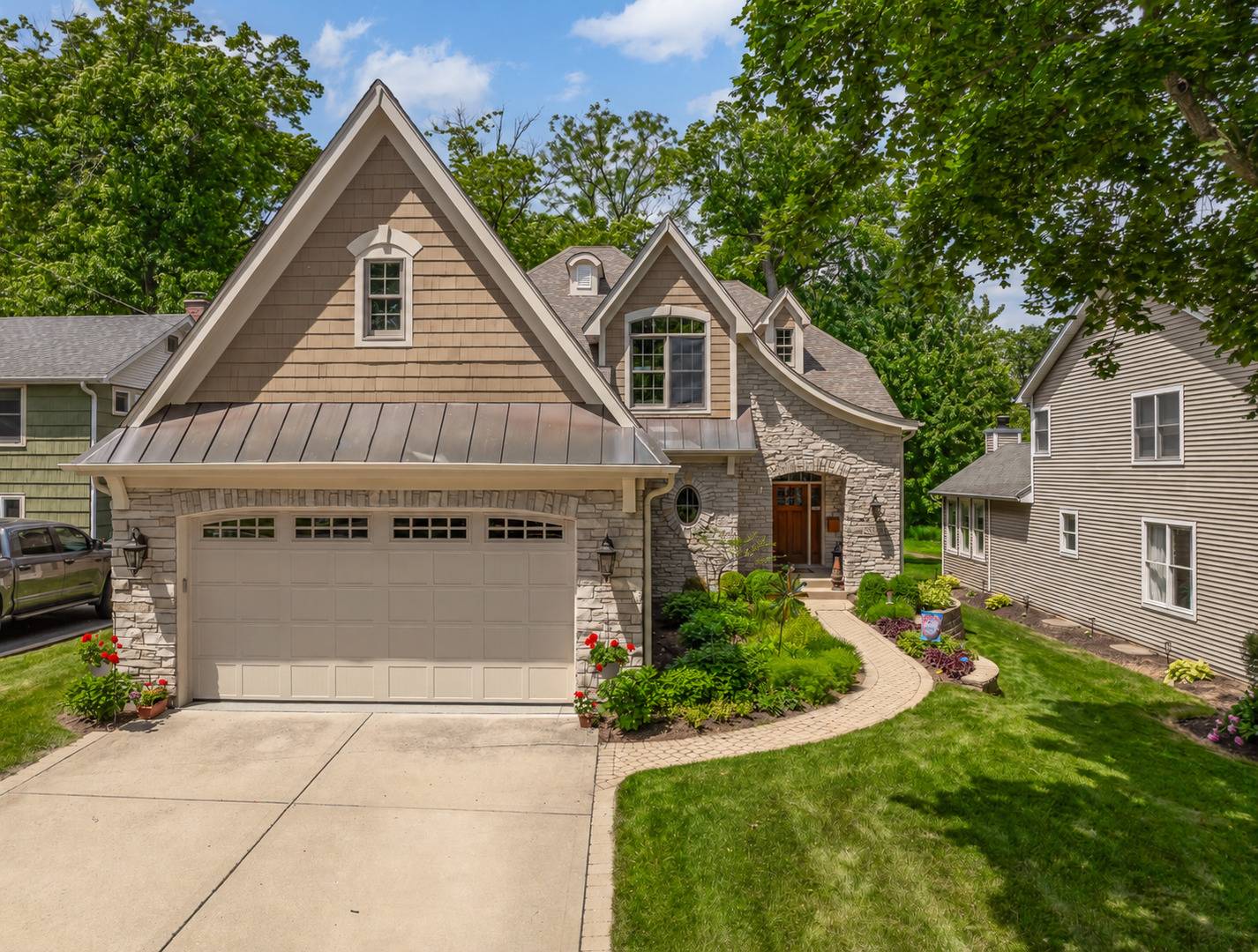 5536 Middaugh AVE, Downers Grove, IL 60516