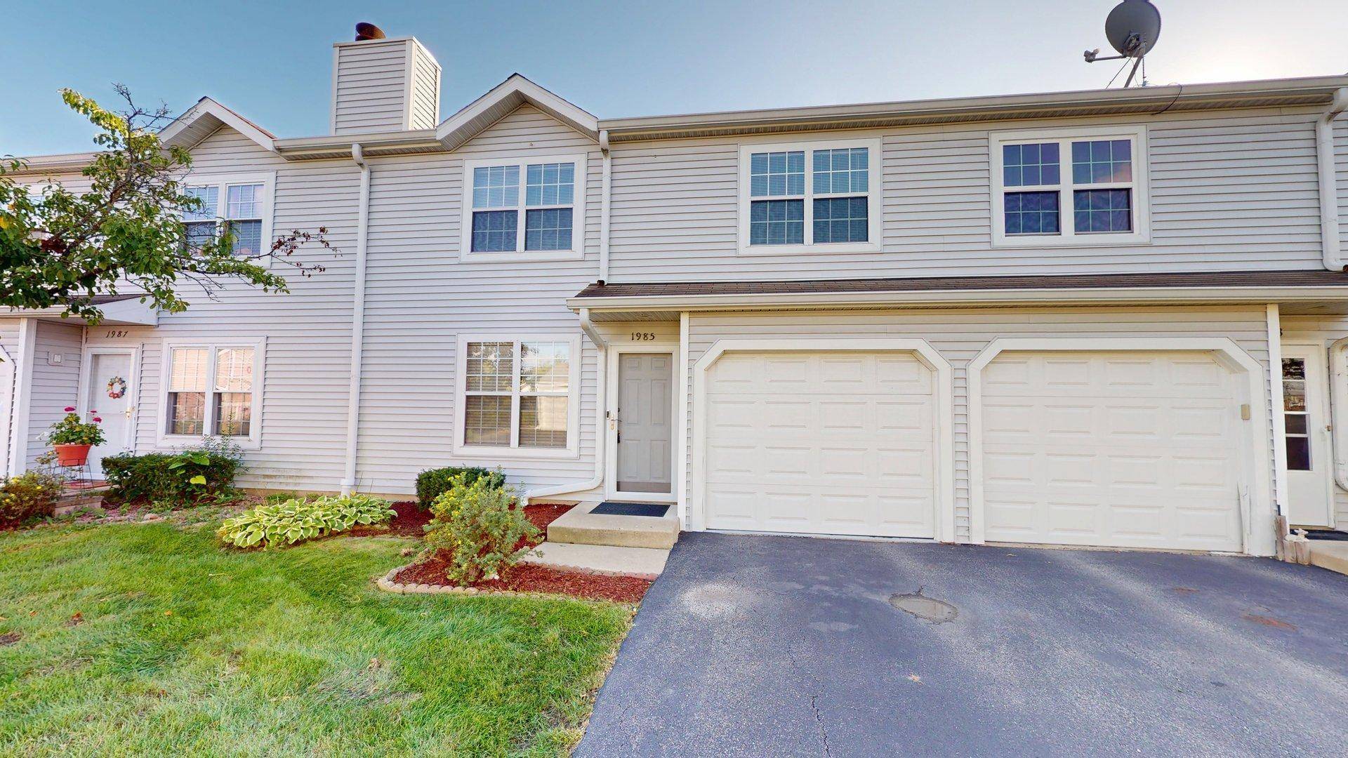 1985 Westview LN, Round Lake Beach, IL 60073