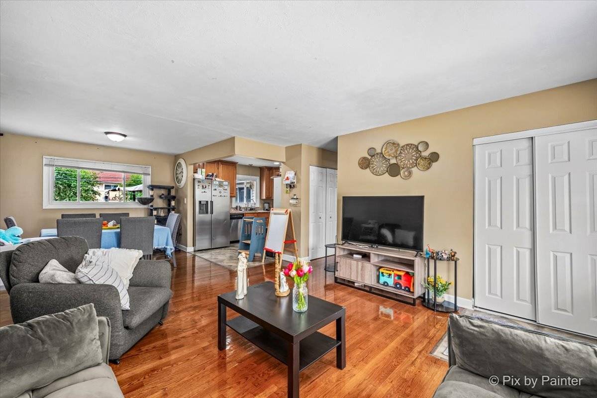 260 FLAGSTAFF LN, Hoffman Estates, IL 60169