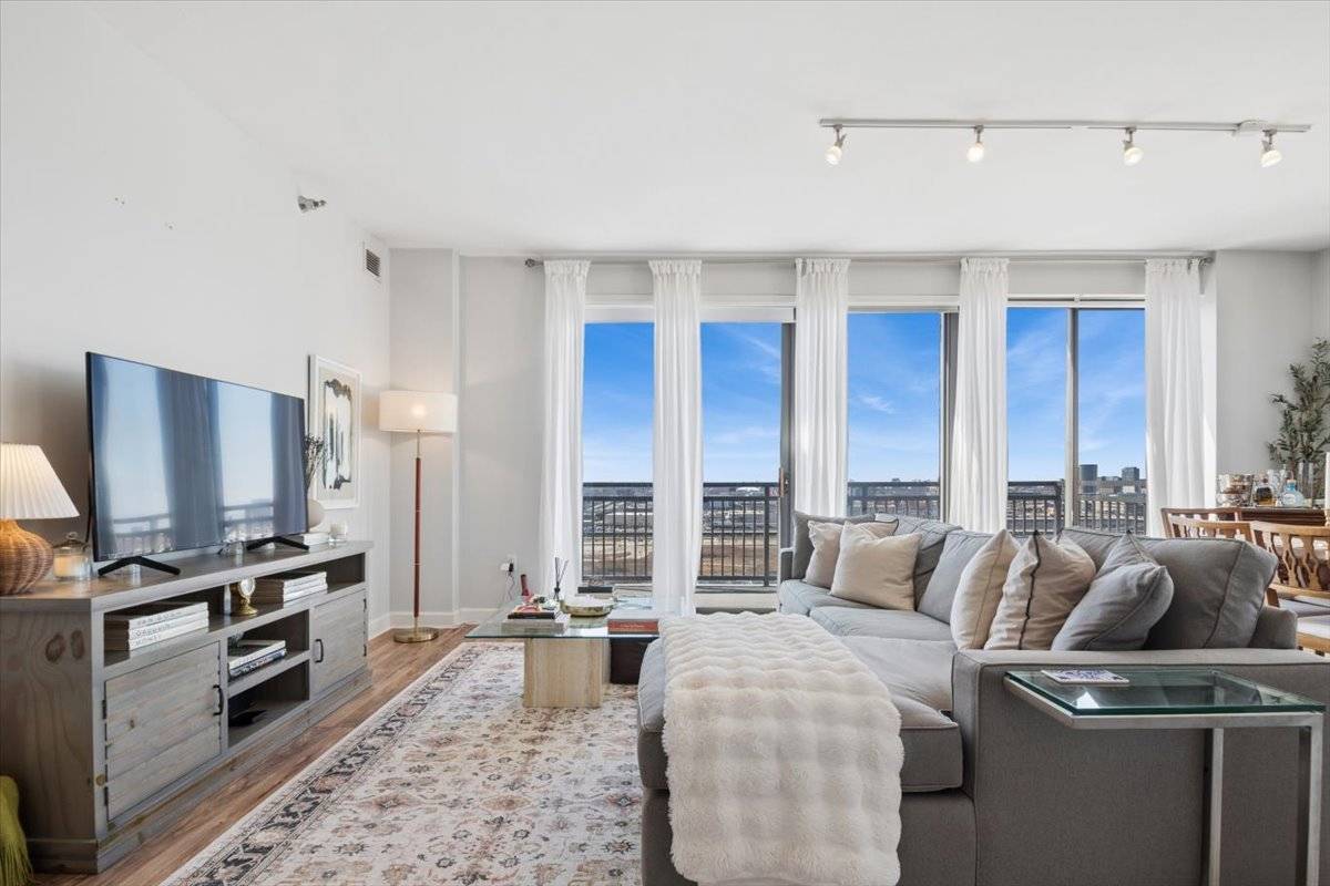 5 E 14TH PL #1705, Chicago, IL 60605
