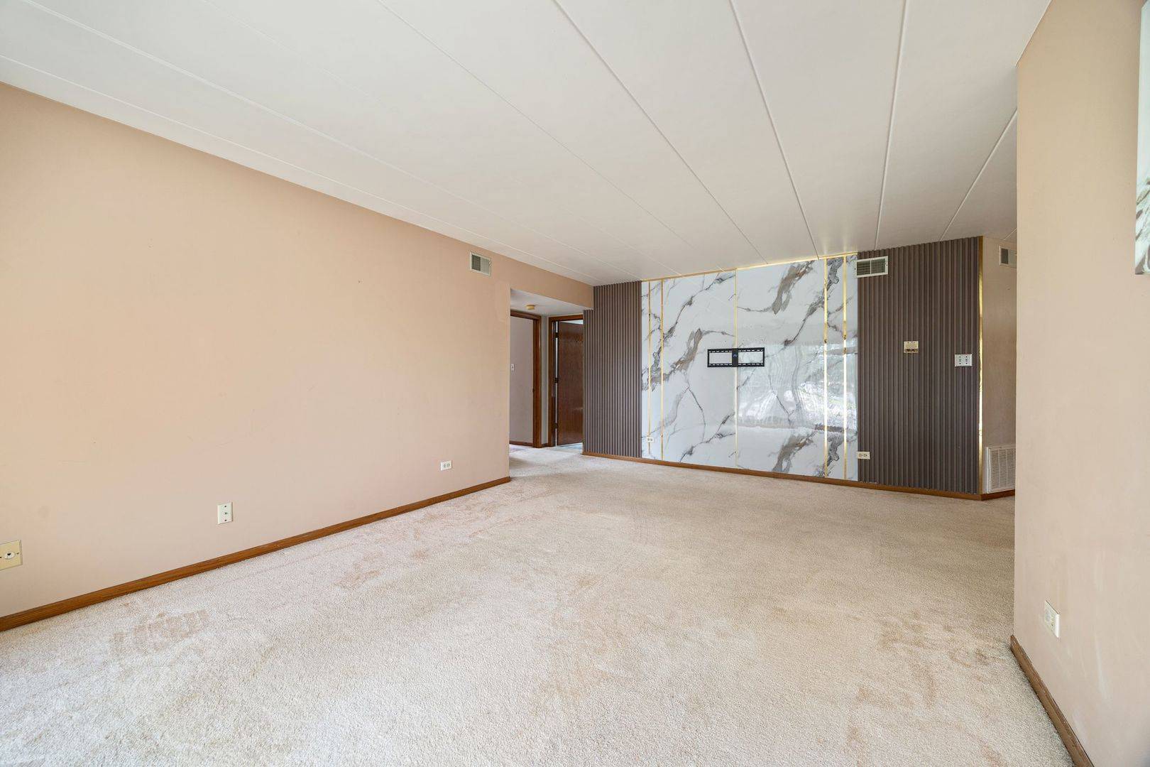 11021 S Theresa CIR #2D, Palos Hills, IL 60465