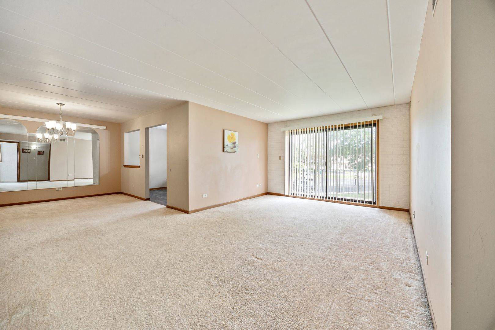 11021 S Theresa CIR #2D, Palos Hills, IL 60465