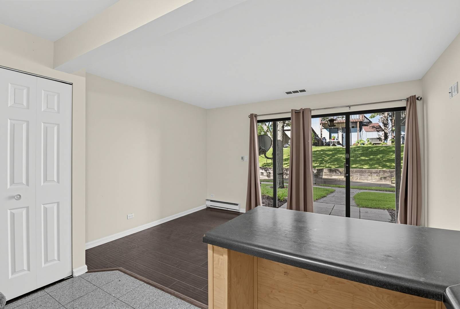 20 Saint Thomas Colony ST #5, Fox Lake, IL 60020