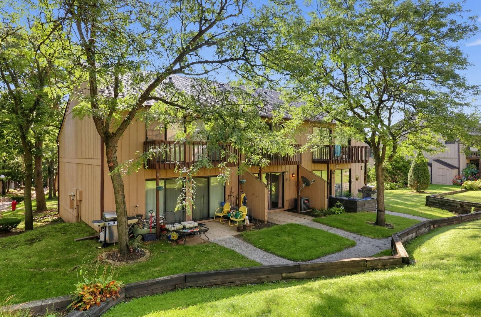 20 Saint Thomas Colony ST #5, Fox Lake, IL 60020