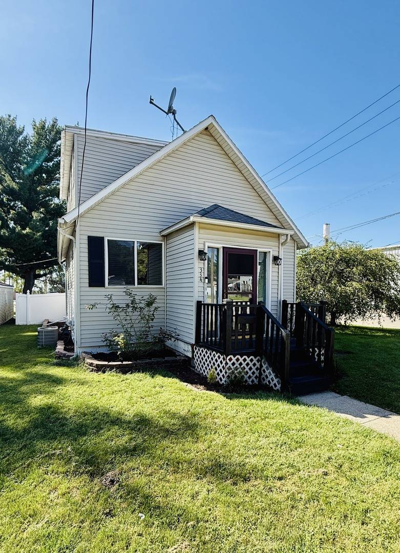 334 N 14th ST, Rochelle, IL 61068