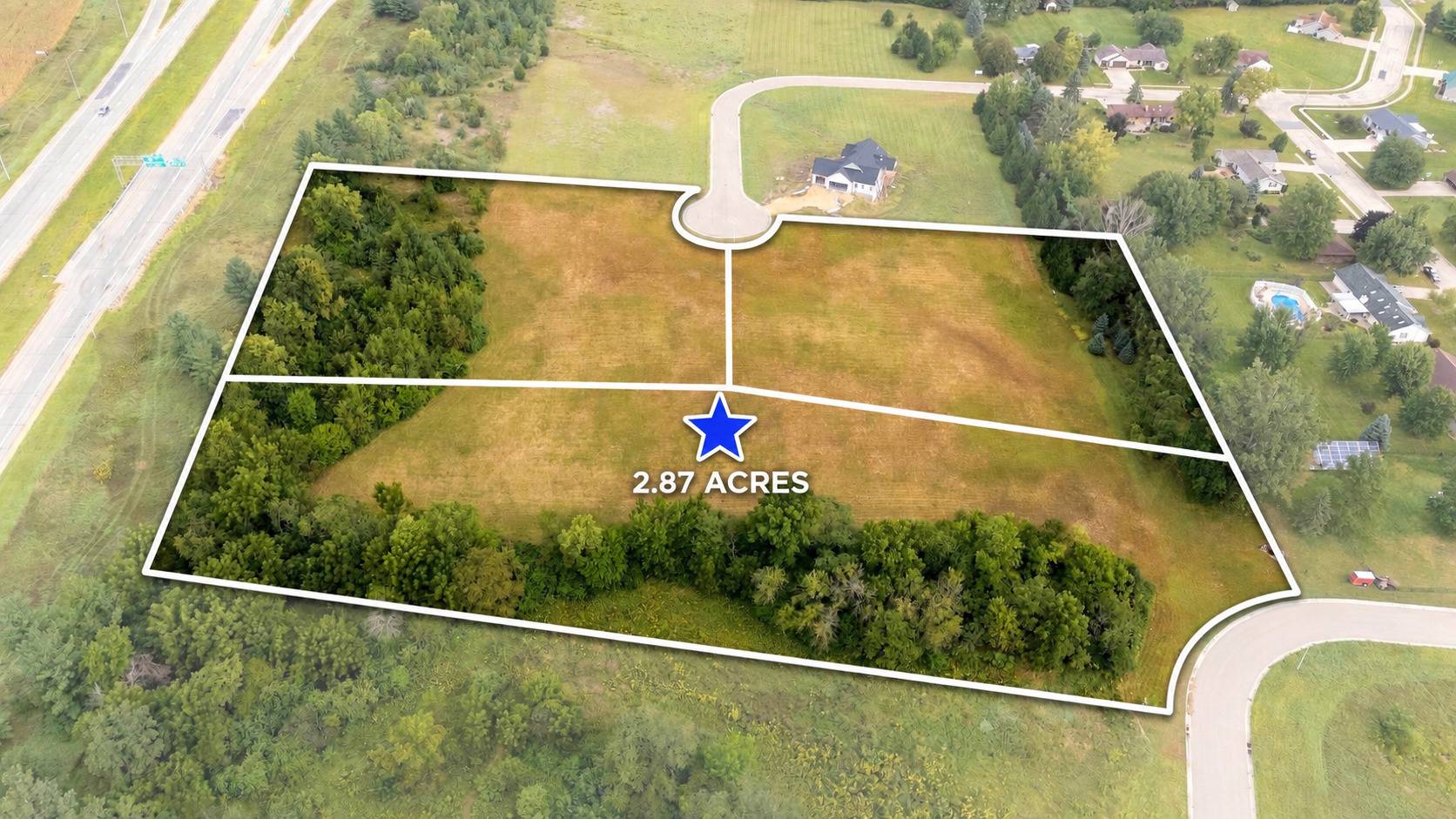 323 Silver Creek RD, De Witt, IA 52472