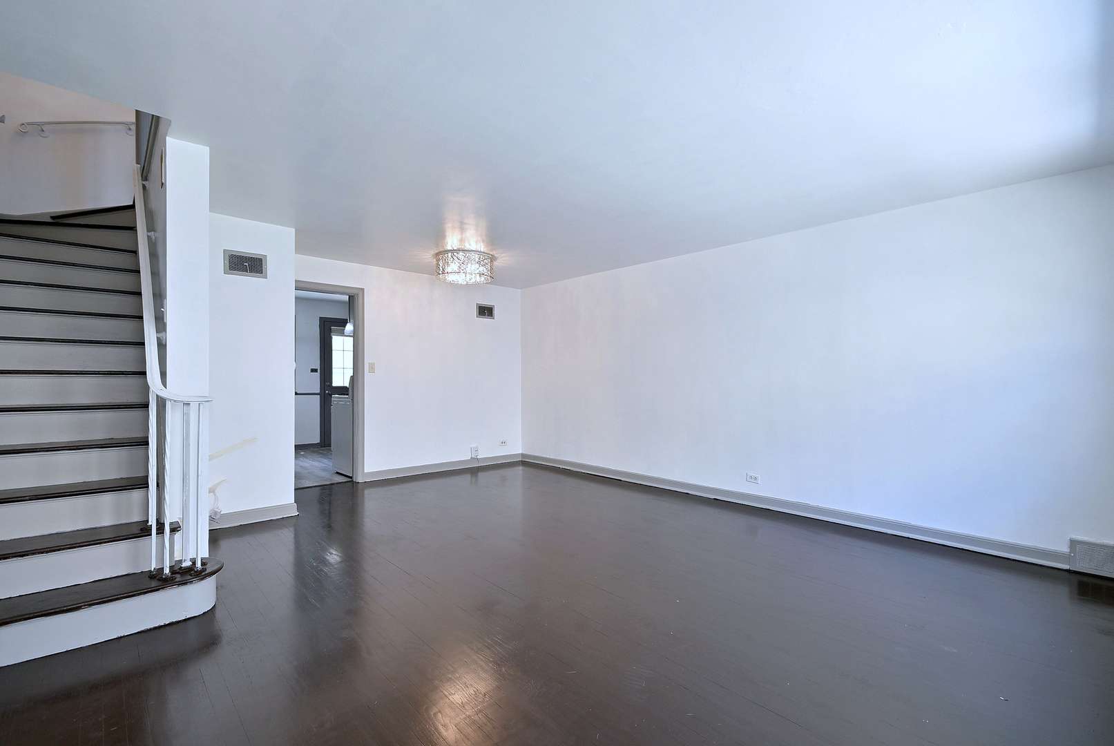 7911 North AVE #C, River Forest, IL 60305