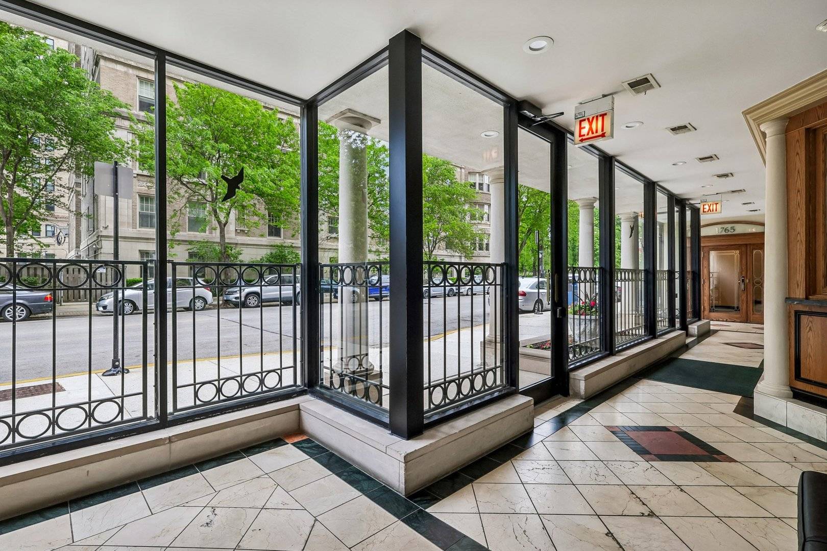 1755 E 55th ST #605, Chicago, IL 60615
