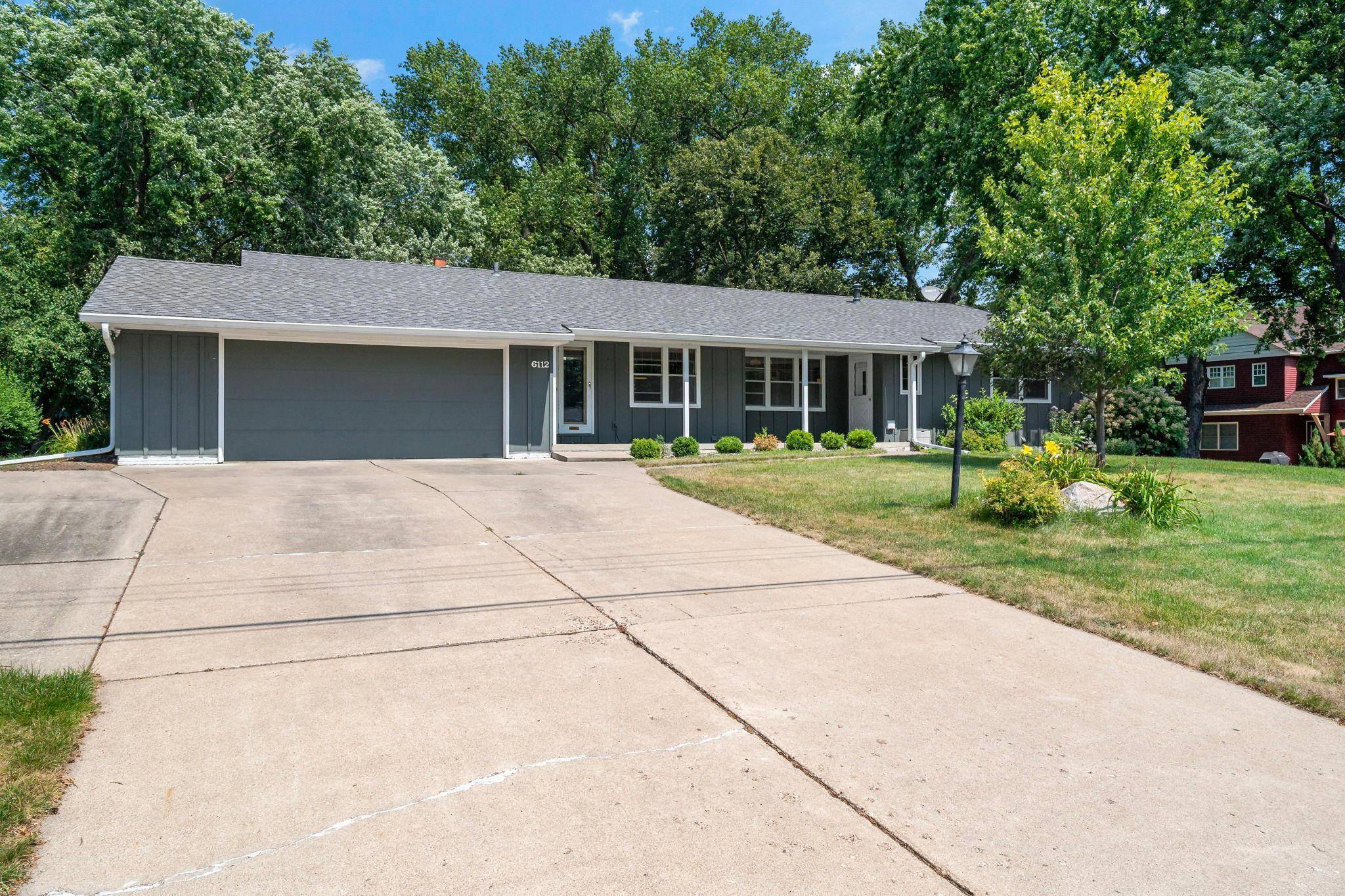 6112 Jeffrey LN, Edina, MN 55436