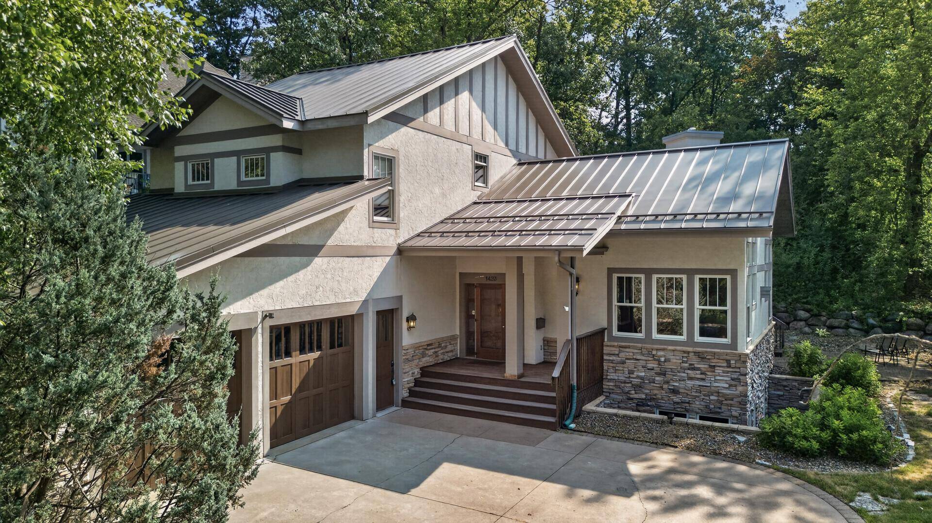 1423 June AVE S, Golden Valley, MN 55416