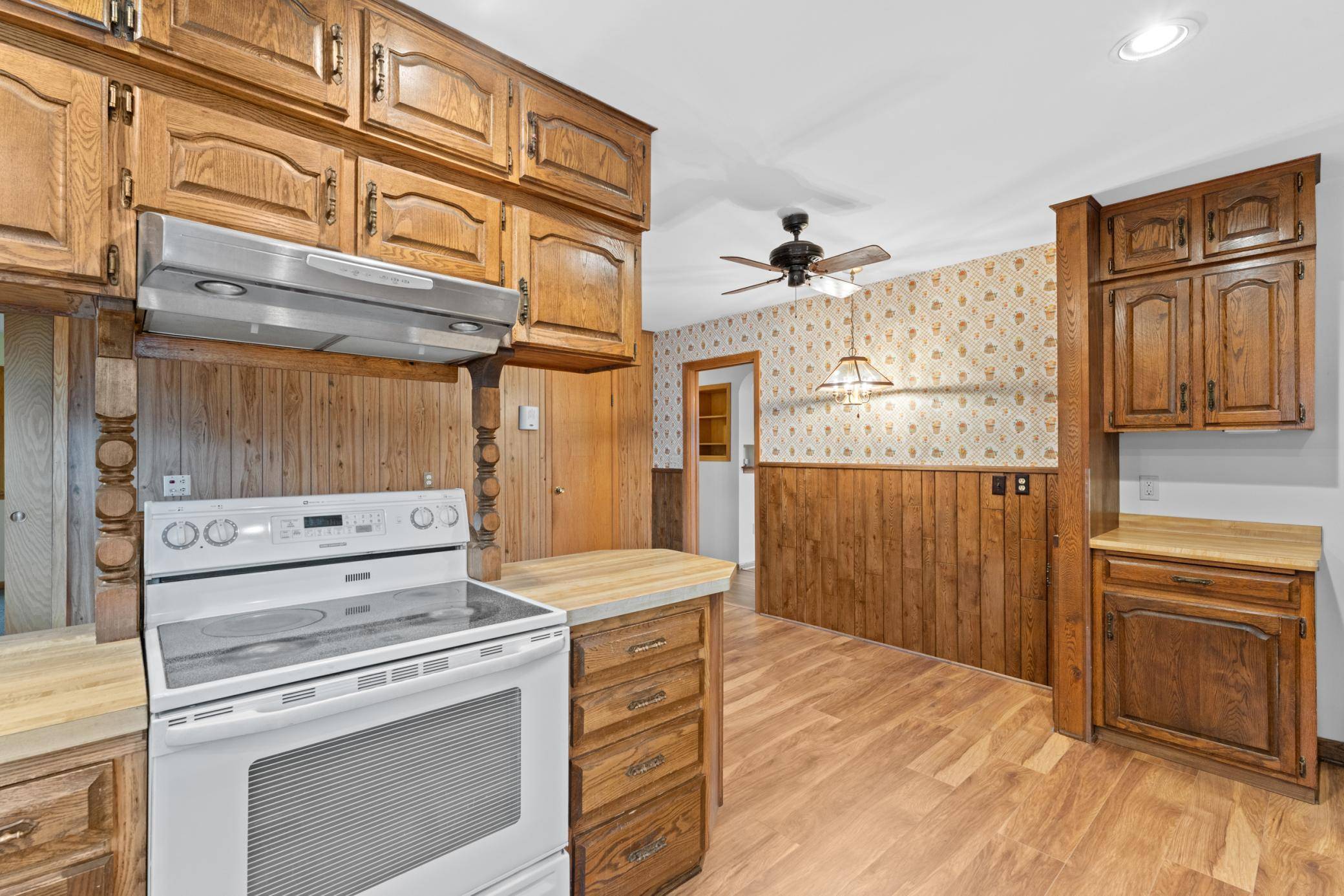 145 6th ST NW, Plainview, MN 55964