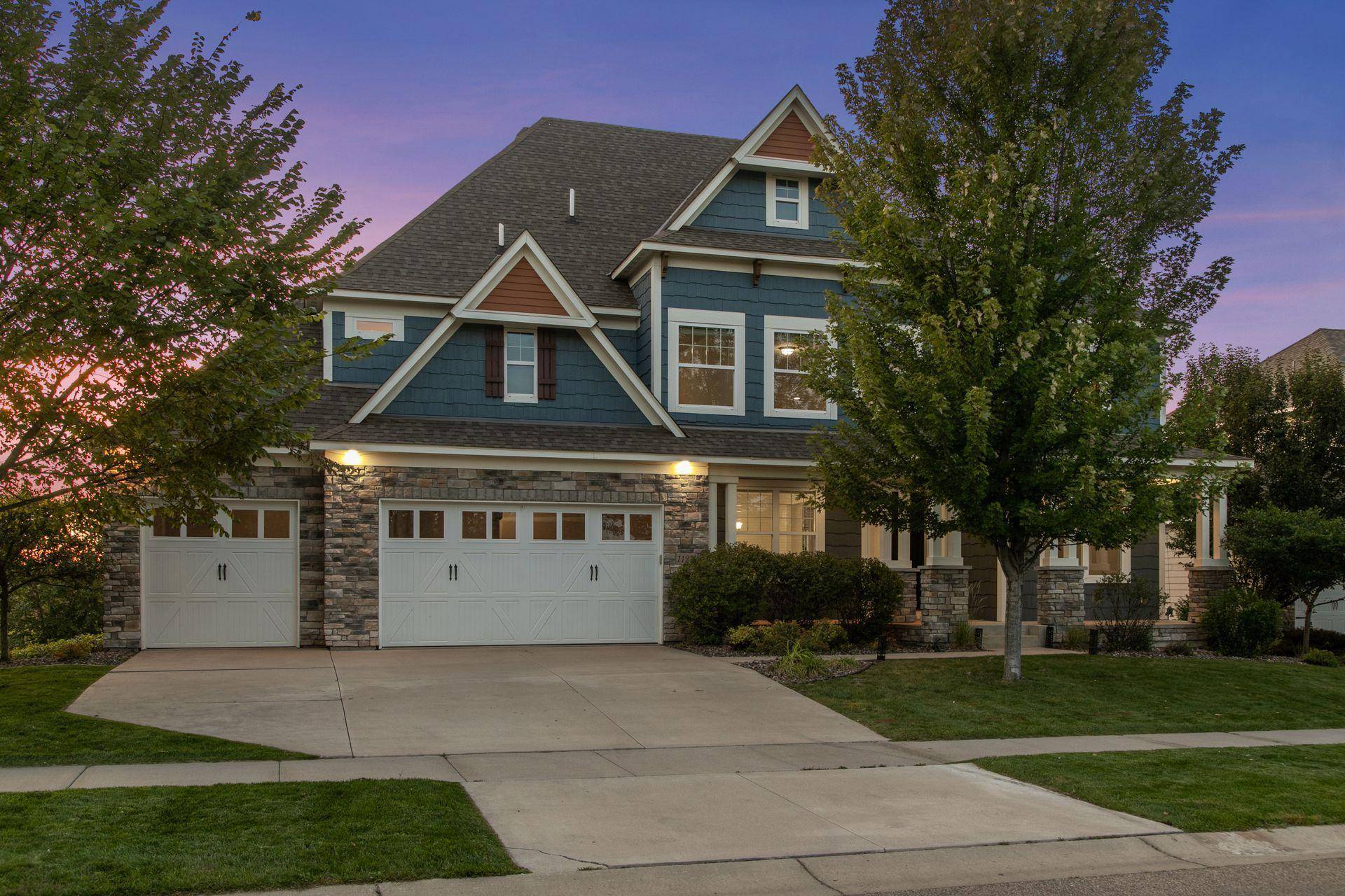 11274 Whitewater DR, Woodbury, MN 55129