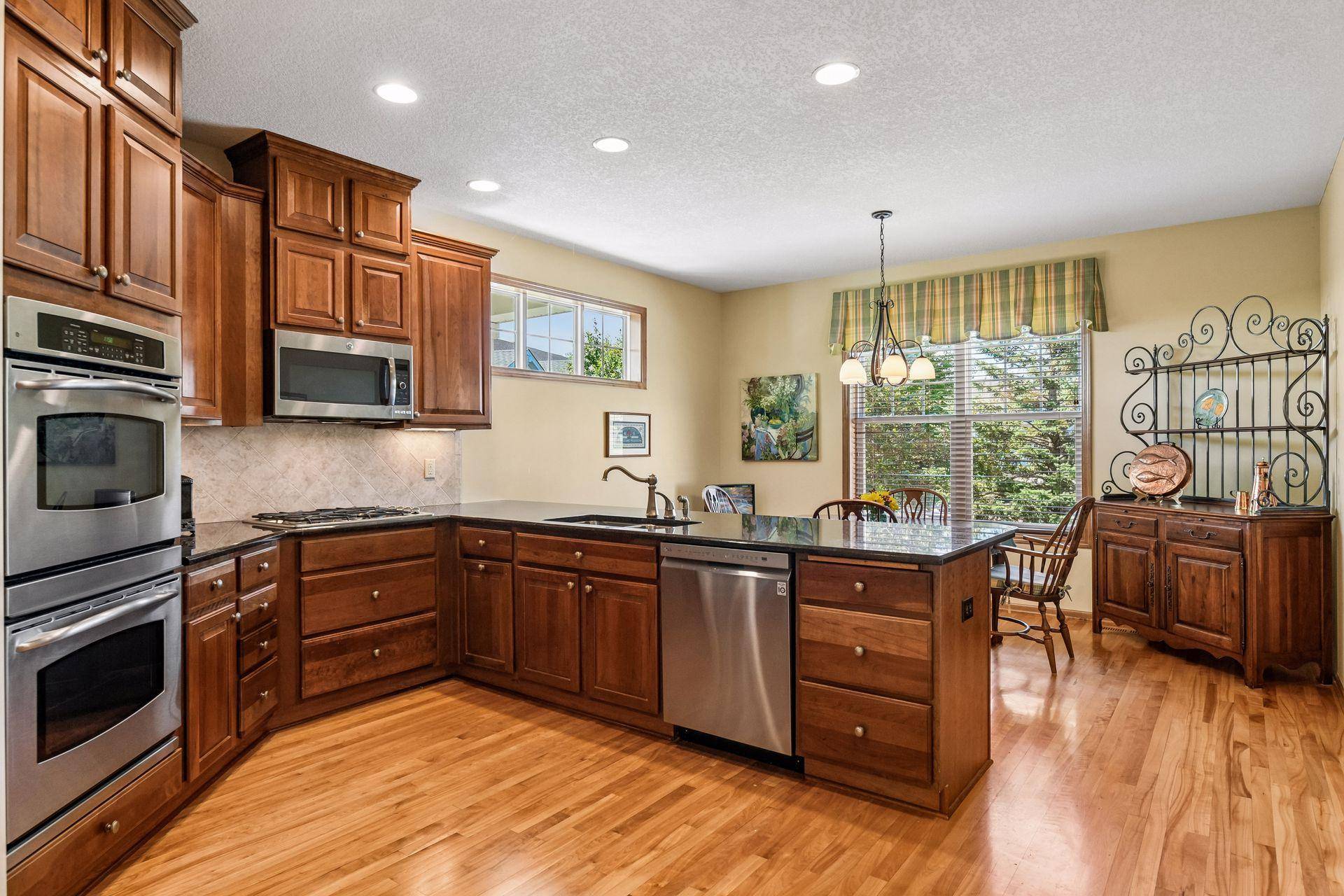 7762 Vasserman PL, Chanhassen, MN 55317