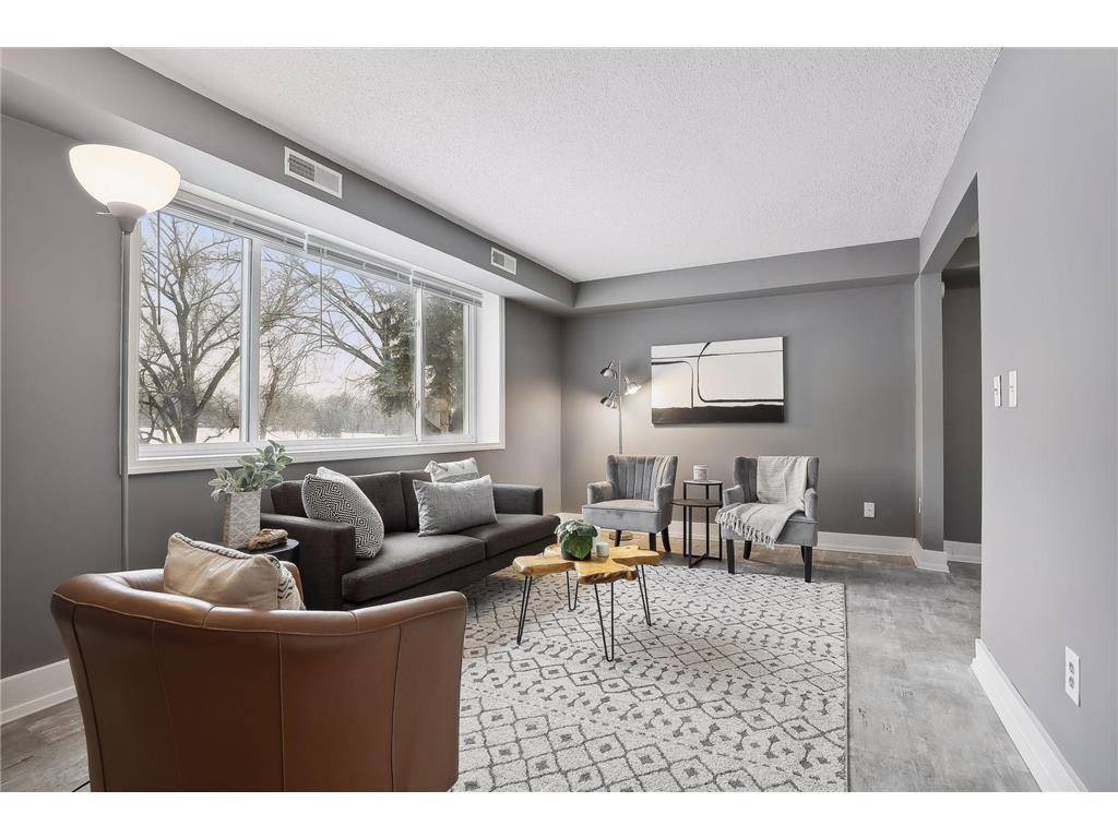 439 Arlington AVE E, Saint Paul, MN 55130