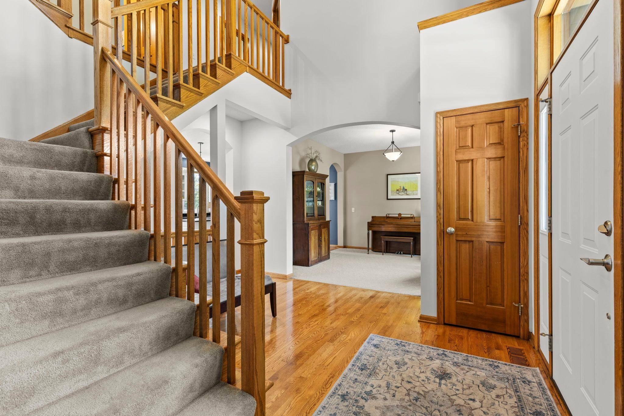 11542 Avery DR, Inver Grove Heights, MN 55077